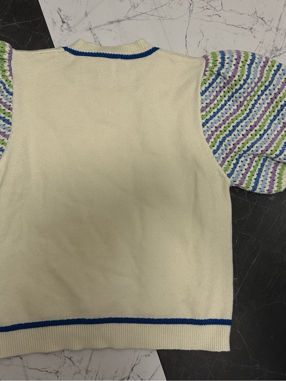 Cream Puff-Sleeve Knit Sweater with Multicolor Sleeves - Picture 5 of 5